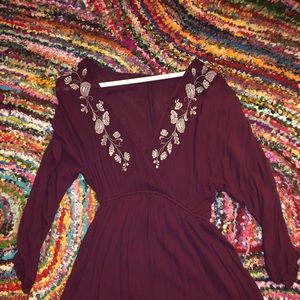 short, flowy dress❤️ can be paired w leggings 💞